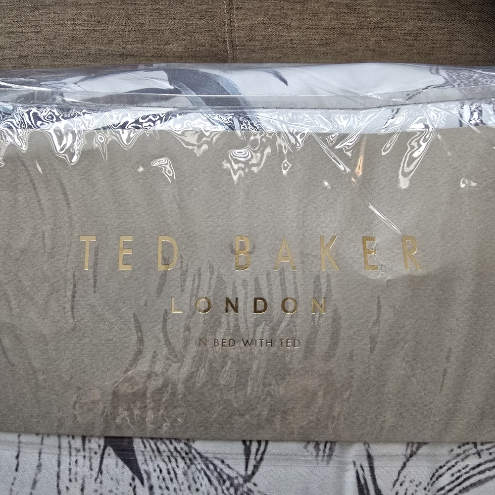 Ted Baker Paradise 3-Piece Full/Queen Comforter Set NWT - Picture 3 of 9
